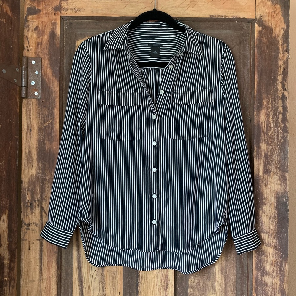 ANN TAYLOR PETITE button up blouse